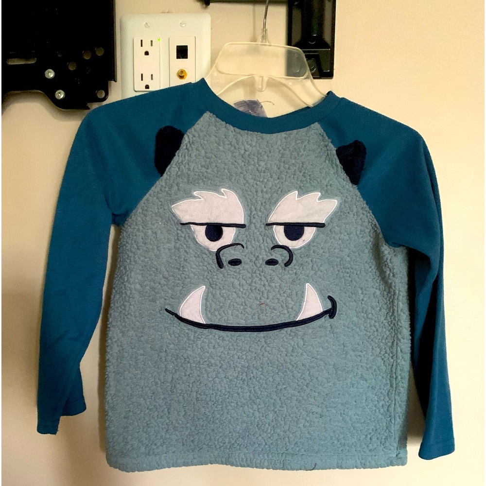 Sainteve boys pajama top. Size S (7/8)